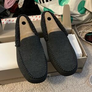 Men’s Rothy’s grey slippers size 10